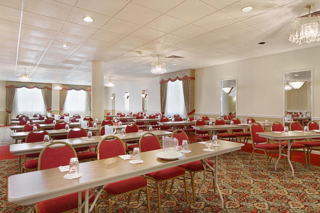Ramada By Wyndham Ligonier Hotel Buitenkant foto
